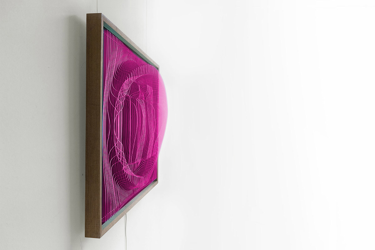 NOA-Brand-Art-Allianz-Lichtrelief-violett